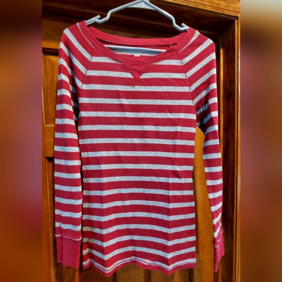 Old Navy Tops - Old Navy Women's size Medium, long sleeve, thermal material, never worn, perfect